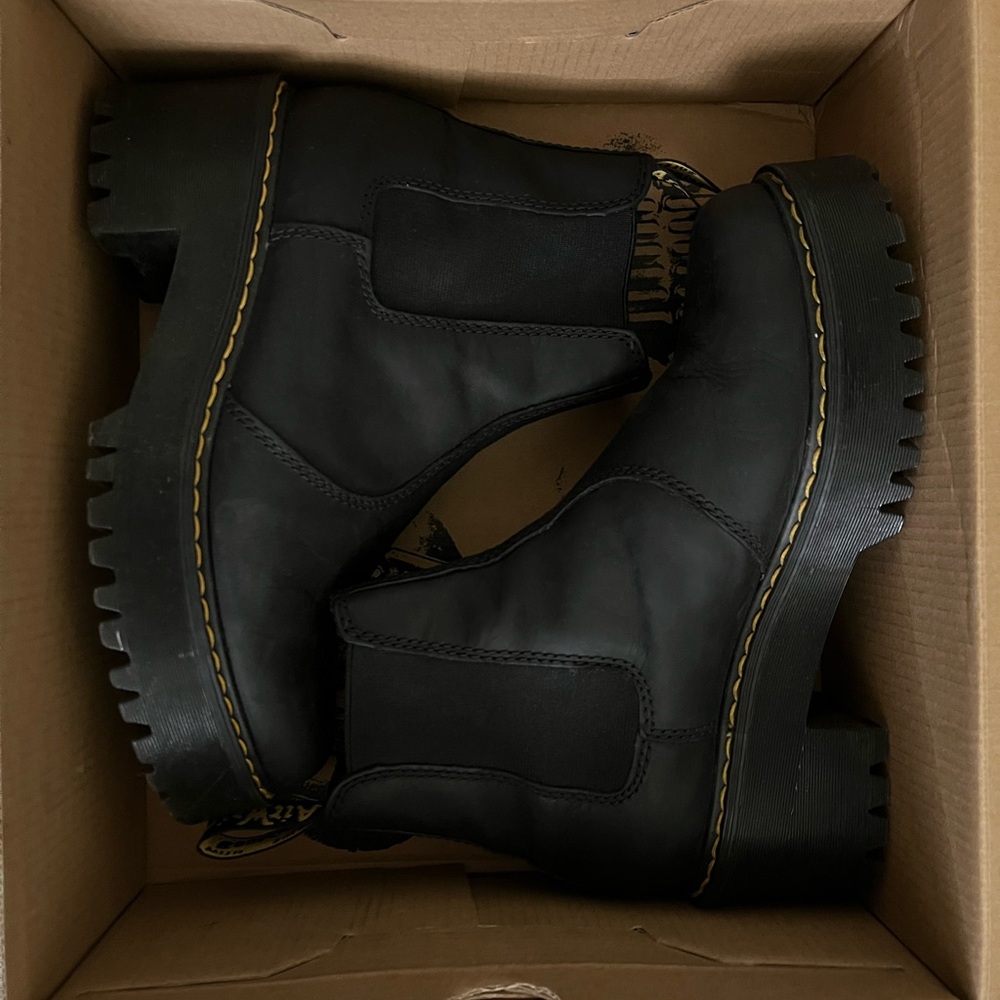 Dr. Martens Rometty Wyoming Leather Platform Chelsea Boots - Picture 2 of 8